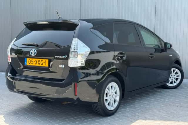 Toyota Prius (2012) thumbnail 6