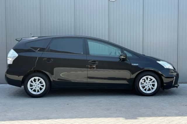 Toyota Prius (2012) thumbnail 7