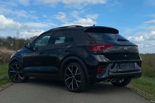 Volkswagen T-Roc (2023) thumbnail 4