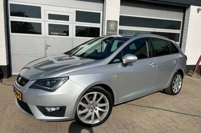 SEAT Ibiza (2015) thumbnail 1