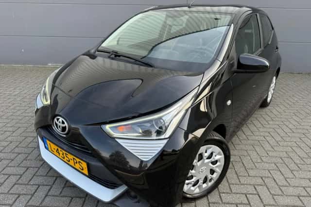 Toyota Aygo (2021) thumbnail 1