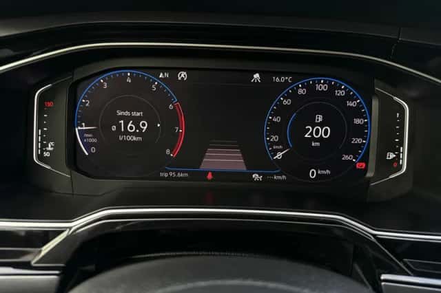 Volkswagen Polo (2021) thumbnail 2
