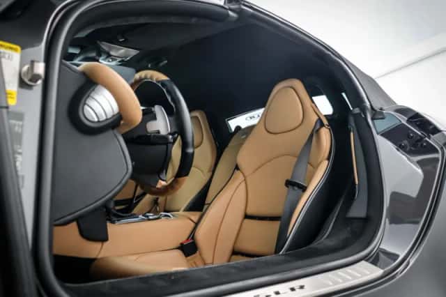 Mercedes-Benz SLR (2008) thumbnail 2