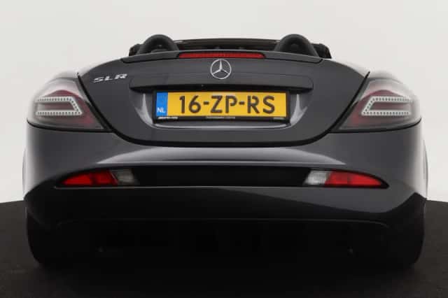 Mercedes-Benz SLR (2008) thumbnail 5