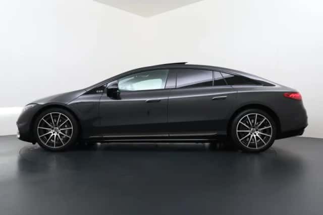 Mercedes-Benz EQS (2023) thumbnail 3