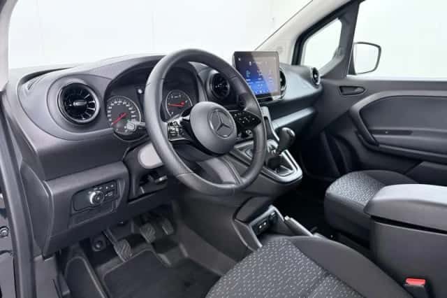 Mercedes-Benz Citan (2024) thumbnail 2