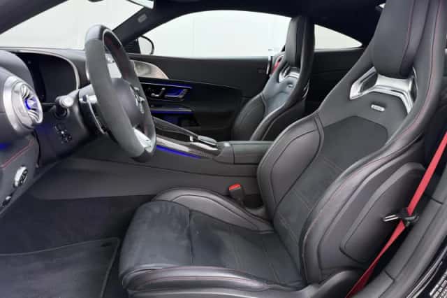 Mercedes-Benz AMG GT (2024) thumbnail 2