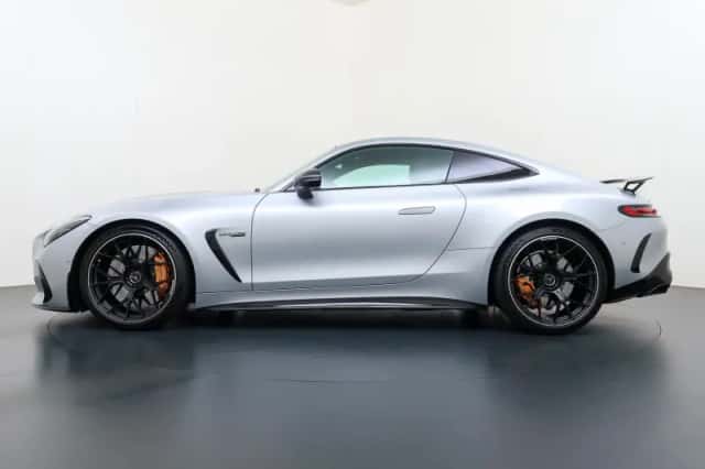 Mercedes-Benz AMG GT (2024) thumbnail 3