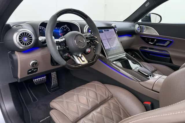 Mercedes-Benz AMG GT (2024) thumbnail 6
