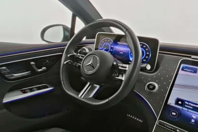 Mercedes-Benz EQE (2025) thumbnail 2