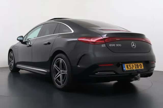 Mercedes-Benz EQE (2025) thumbnail 3