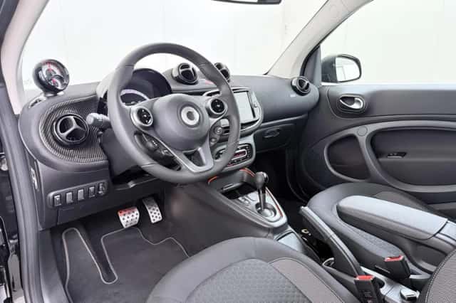 Smart Fortwo (2024) thumbnail 2