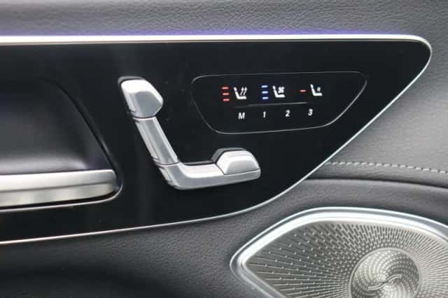 Mercedes-Benz EQS (2023) thumbnail 4