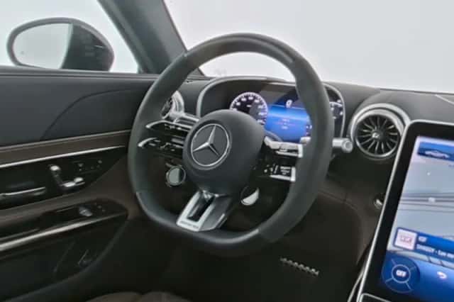 Mercedes-Benz AMG GT (2025) thumbnail 2