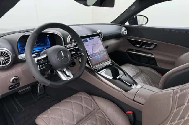 Mercedes-Benz AMG GT (2025) thumbnail 2