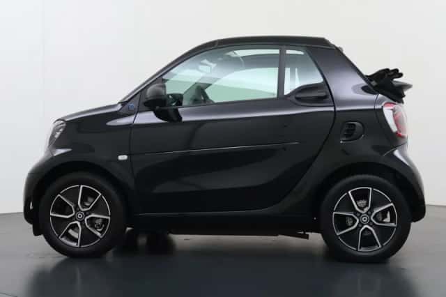 Smart Fortwo (2024) thumbnail 3