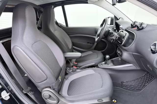 Smart Fortwo (2024) thumbnail 6
