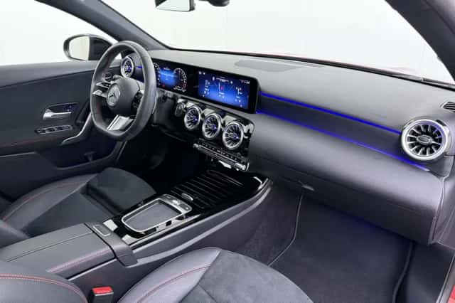 Mercedes-Benz A-Klasse (2023) thumbnail 2