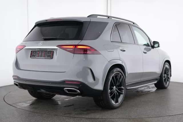 Mercedes-Benz GLE (2026) thumbnail 3