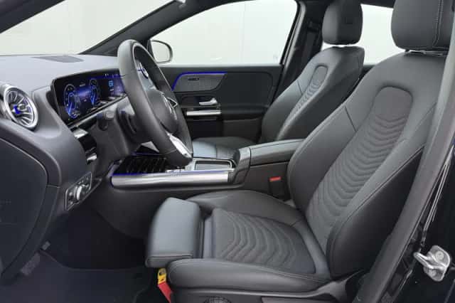 Mercedes-Benz EQA (2025) thumbnail 2