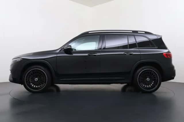 Mercedes-Benz EQB (2025) thumbnail 3