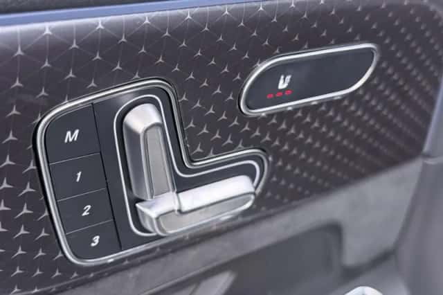 Mercedes-Benz EQB (2025) thumbnail 6