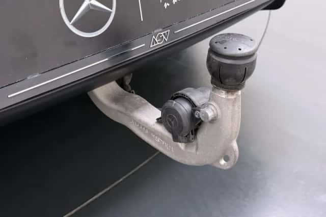 Mercedes-Benz EQB (2025) thumbnail 4