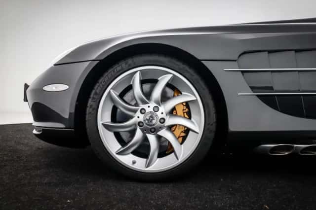 Mercedes-Benz SLR (2008) thumbnail 15
