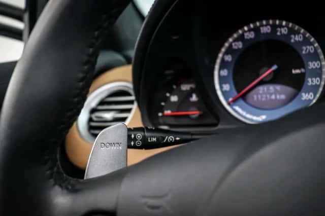 Mercedes-Benz SLR (2008) thumbnail 24