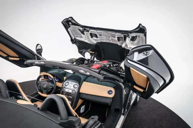 Mercedes-Benz SLR (2008) thumbnail 33
