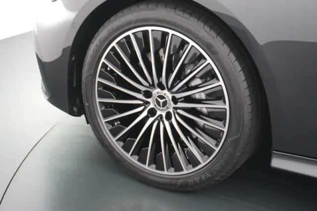 Mercedes-Benz CLE (2025) thumbnail 17