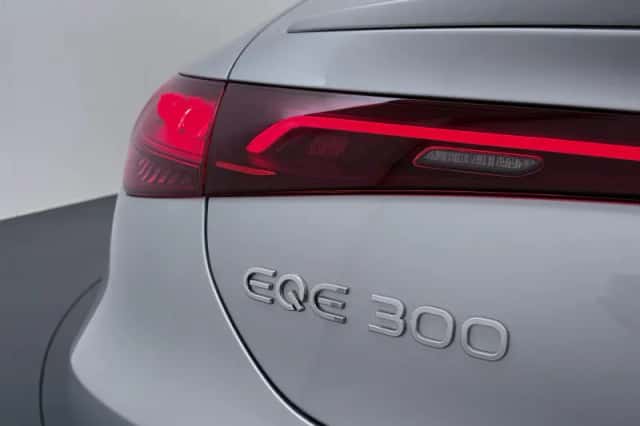 Mercedes-Benz EQE (2024) thumbnail 16