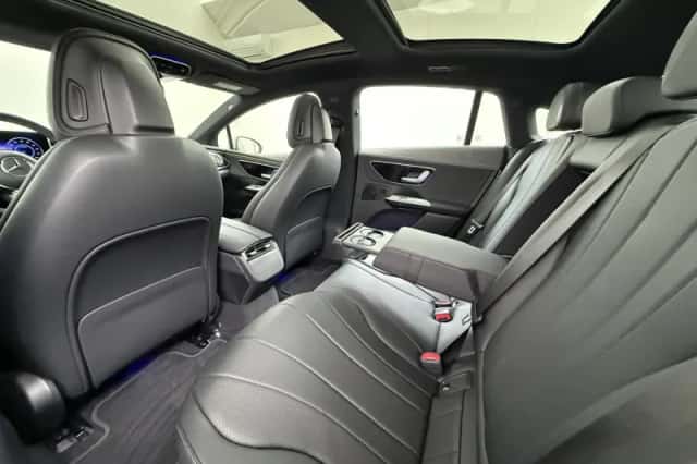 Mercedes-Benz EQE (2024) thumbnail 26