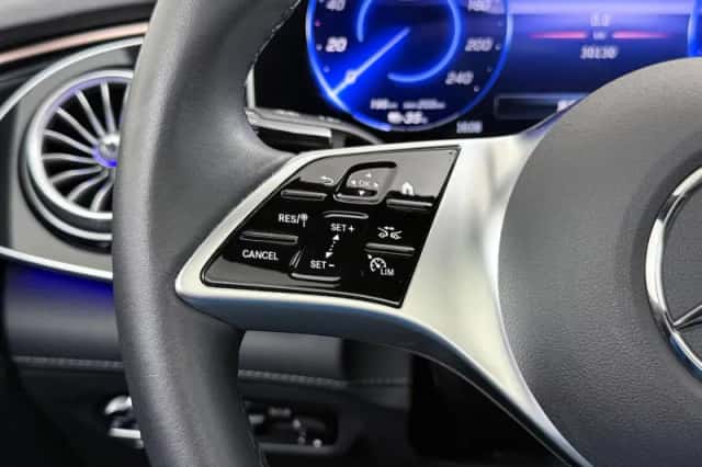 Mercedes-Benz EQE (2024) thumbnail 33