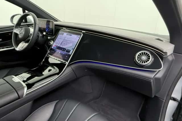 Mercedes-Benz EQE (2024) thumbnail 44