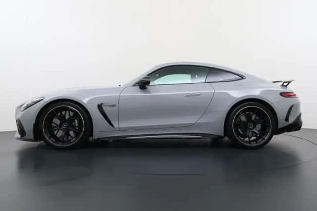 Mercedes-Benz AMG GT (2025) thumbnail 3