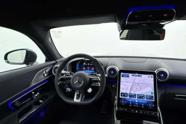 Mercedes-Benz AMG GT (2025) thumbnail 31