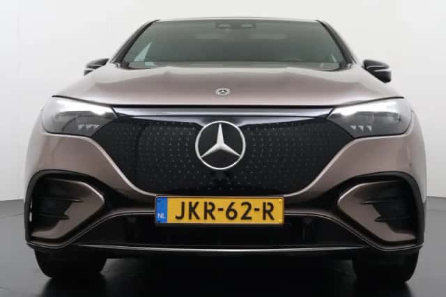 Mercedes-Benz EQE (2025) thumbnail 14