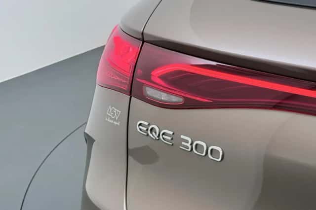 Mercedes-Benz EQE (2025) thumbnail 18