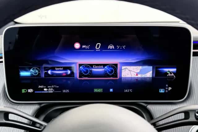 Mercedes-Benz EQE (2025) thumbnail 38
