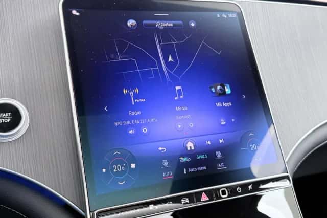 Mercedes-Benz EQE (2025) thumbnail 40