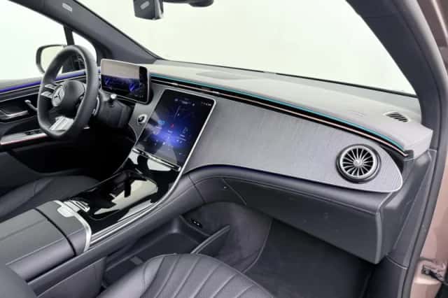 Mercedes-Benz EQE (2025) thumbnail 50