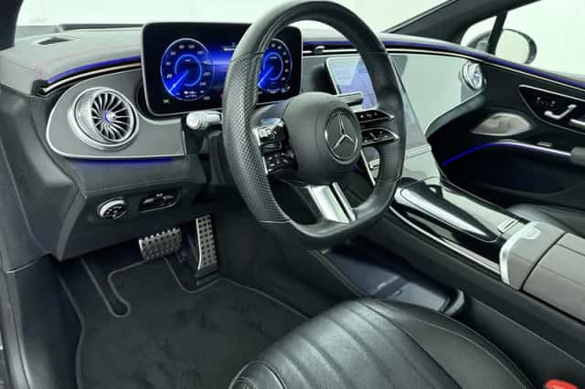 Mercedes-Benz EQS (2023) thumbnail 2
