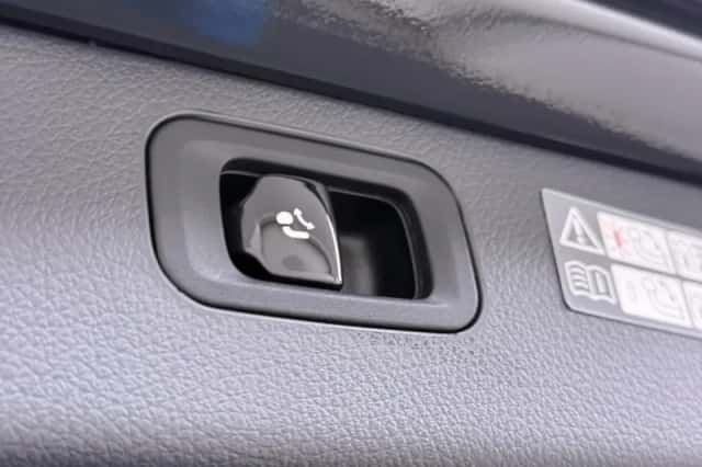 Mercedes-Benz C-Klasse (2024) thumbnail 19