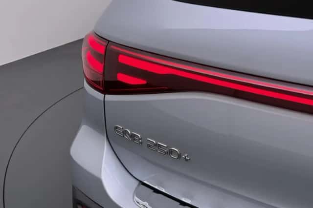 Mercedes-Benz EQB (2025) thumbnail 18