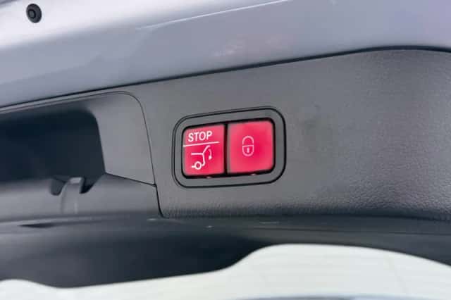 Mercedes-Benz EQB (2025) thumbnail 21