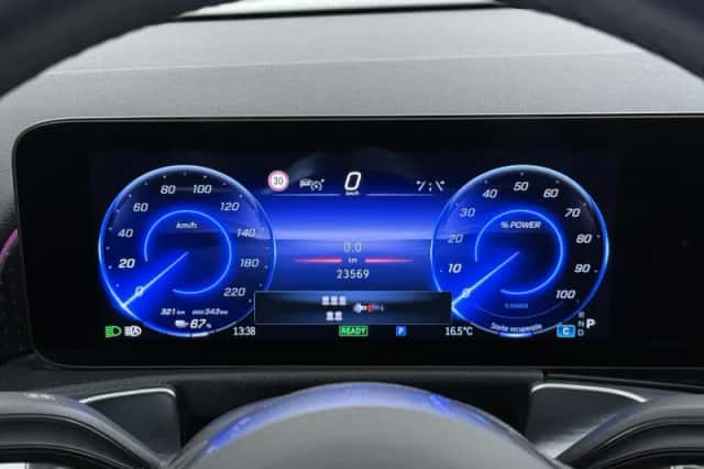 Mercedes-Benz EQB (2025) thumbnail 36