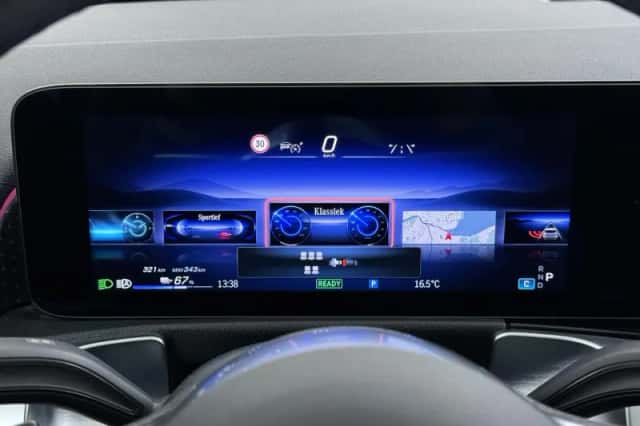 Mercedes-Benz EQB (2025) thumbnail 38