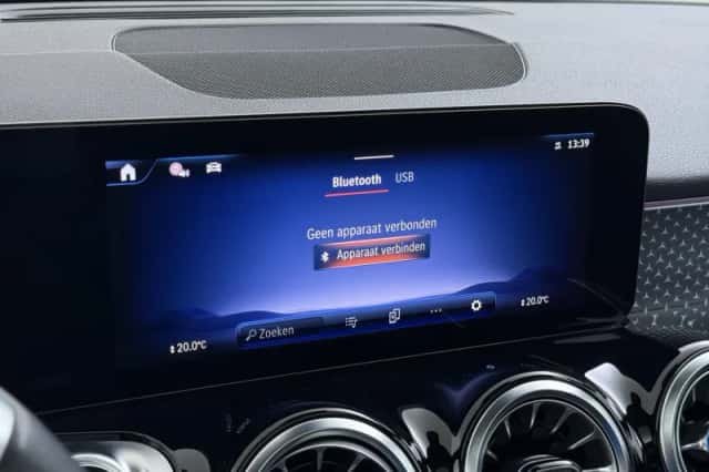 Mercedes-Benz EQB (2025) thumbnail 45