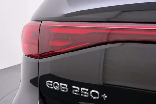 Mercedes-Benz EQB (2025) thumbnail 17
